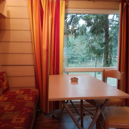 Camping De Flechat Hotel Орсивал Екстериор снимка
