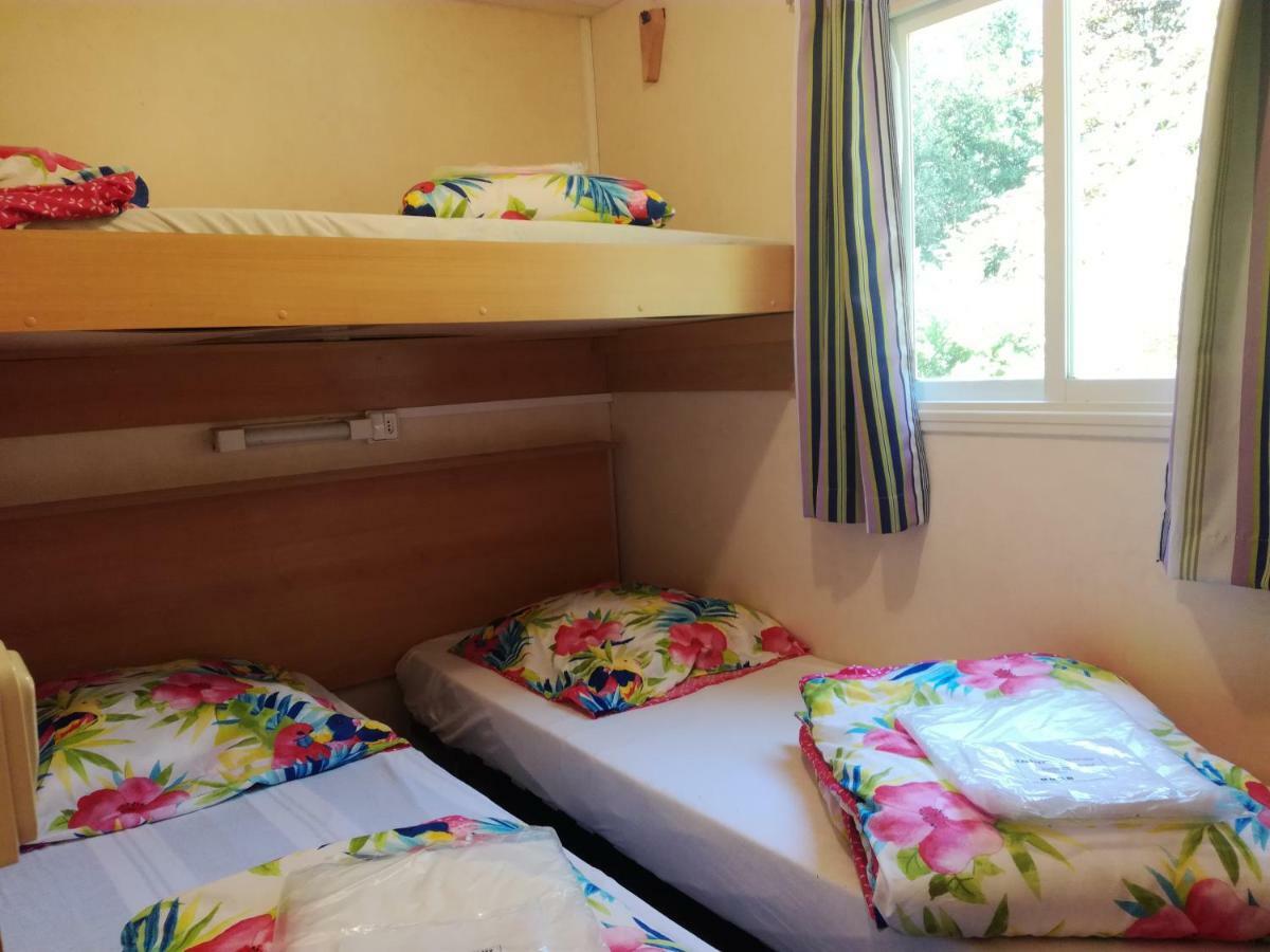 Camping De Flechat Hotel Орсивал Екстериор снимка